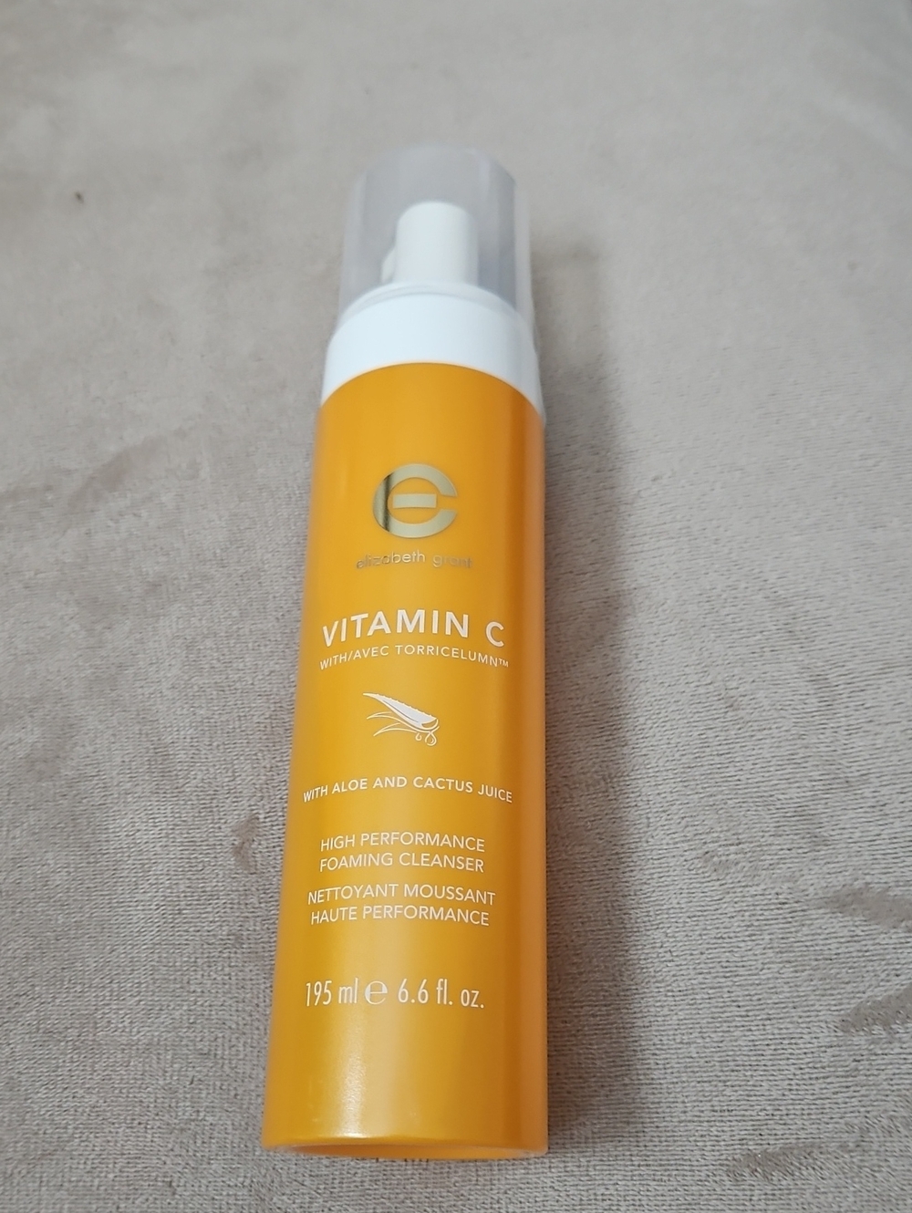 Elizabeth Grant Vitamin C Foaming Cleanser - Orange